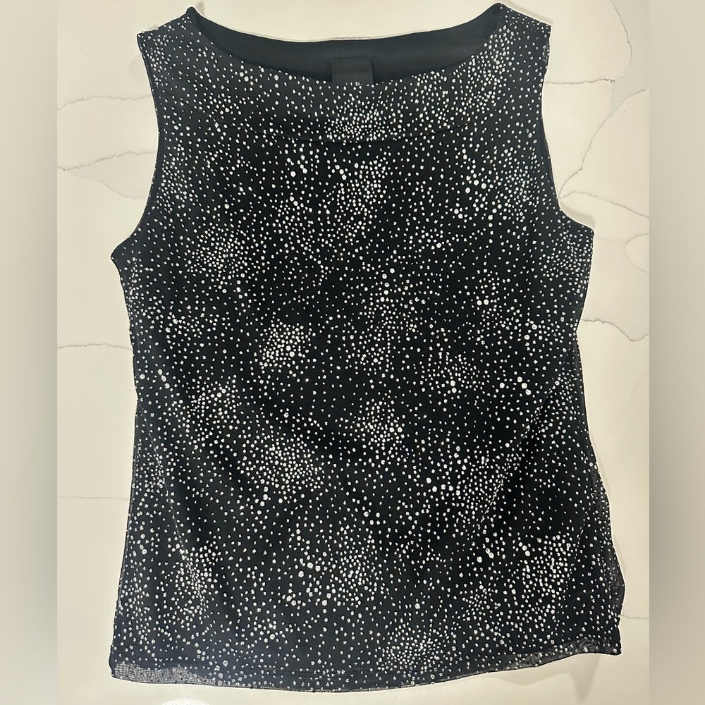 Black and White Women's Sleeveless Top
